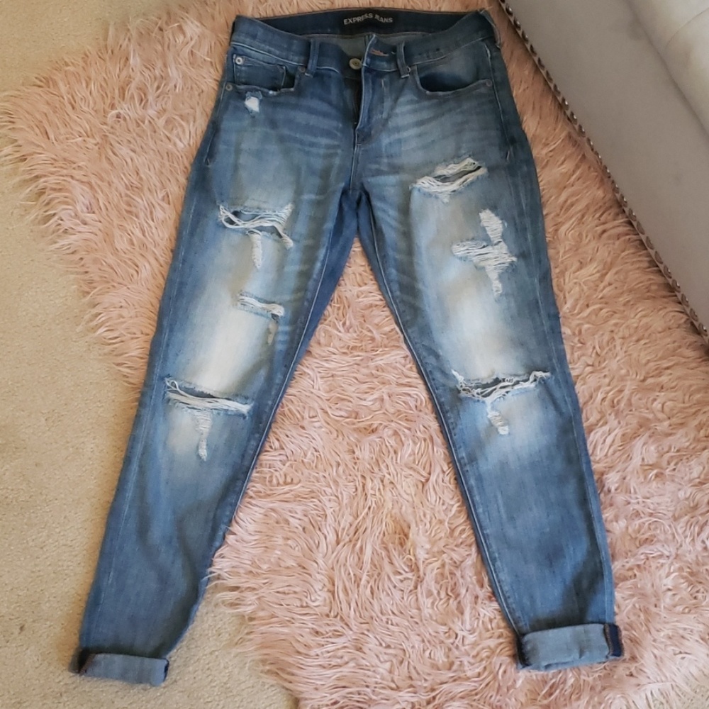 DISTRESSED EXPRESS JEANS